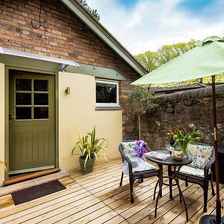 Coach House B & B 阿尼克 外观 照片